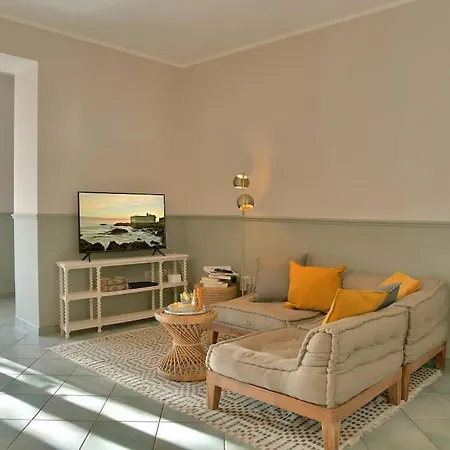 Modern Eingerichtete Mit Pool Direkt Am Вилла