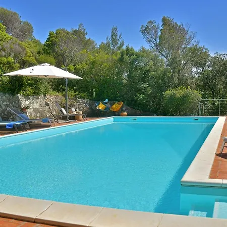 Вилла Modern Eingerichtete Mit Pool Direkt Am *