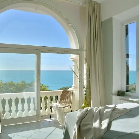 Villa Modern Eingerichtete Mit Pool Direkt Am *